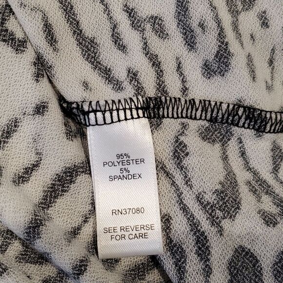 Cato Black Gray Animal Print Ruffle Sleeve VNeck Popover Blouse Shirt Sz L 723 - Picture 8 of 8